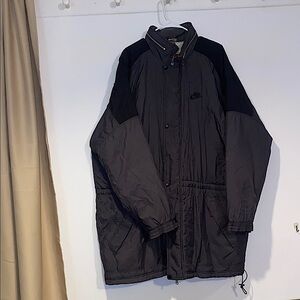 Vintage Nike Men's Black Jacket